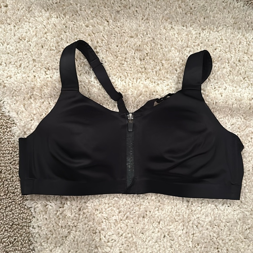 Brand new Victoria Secret Sports Bra